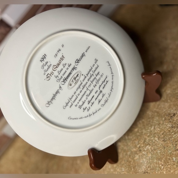 Vintage “Iris Quartet” plate by Lena Liu 1991 plate number #15196 - Picture 3 of 3